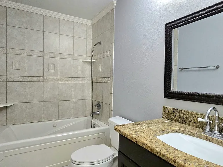 1340 Paradise Ln — Photo 9