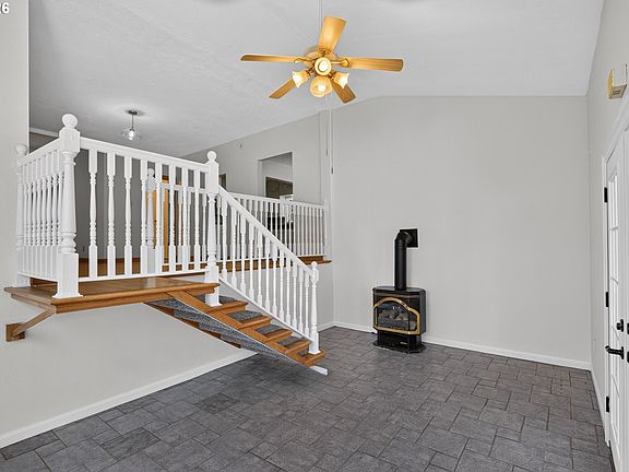 4th image of 33562 Tide Creek Rd