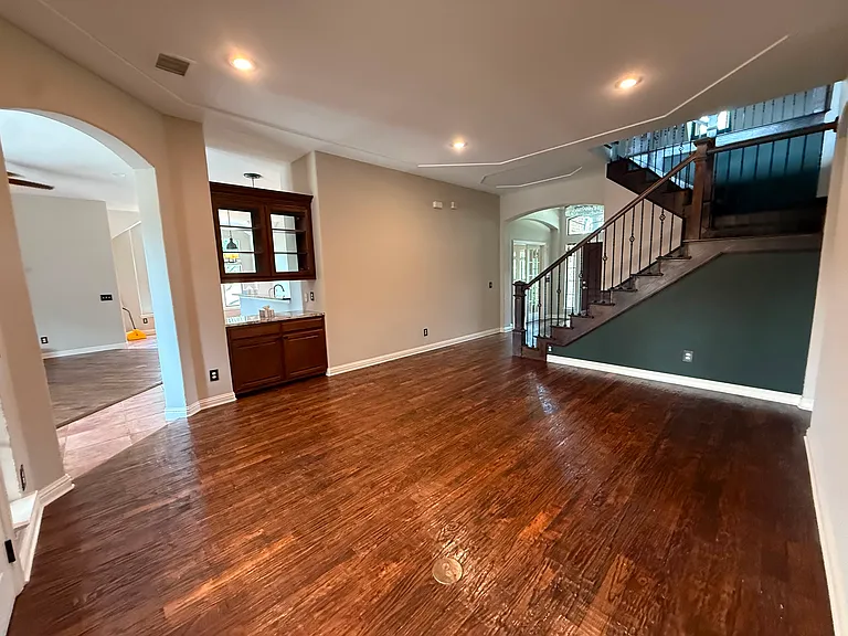 518 Creekside Dr — Photo 6