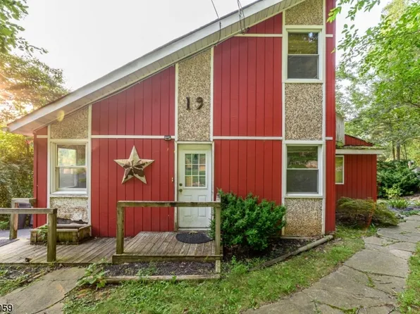 19 Camille Dr, Jefferson Twp., NJ 07849