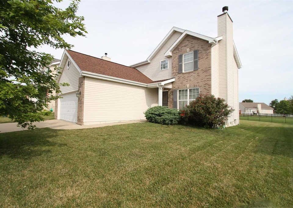1st image of 723 Saybrook Falls Dr