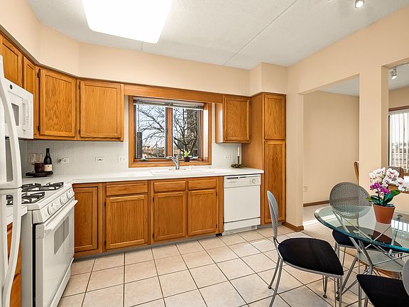 3rd image of 5005 Warren St APT 207