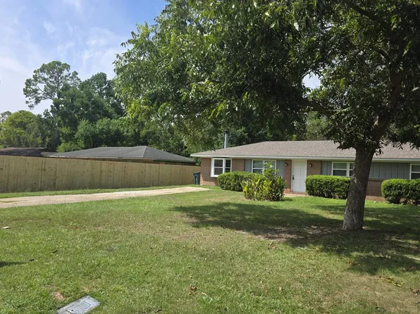 114 Fairlane Dr, Eufaula, AL 36027