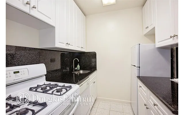 Rented by Douglas Elliman | media 5