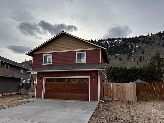 2nd image of 895 Cheyenne Ln