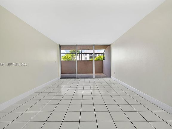 4th image of 10525 SW 112th Ave APT 113