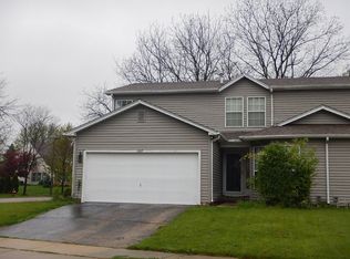 1207 Oak Ridge Dr, Streamwood, IL 60107