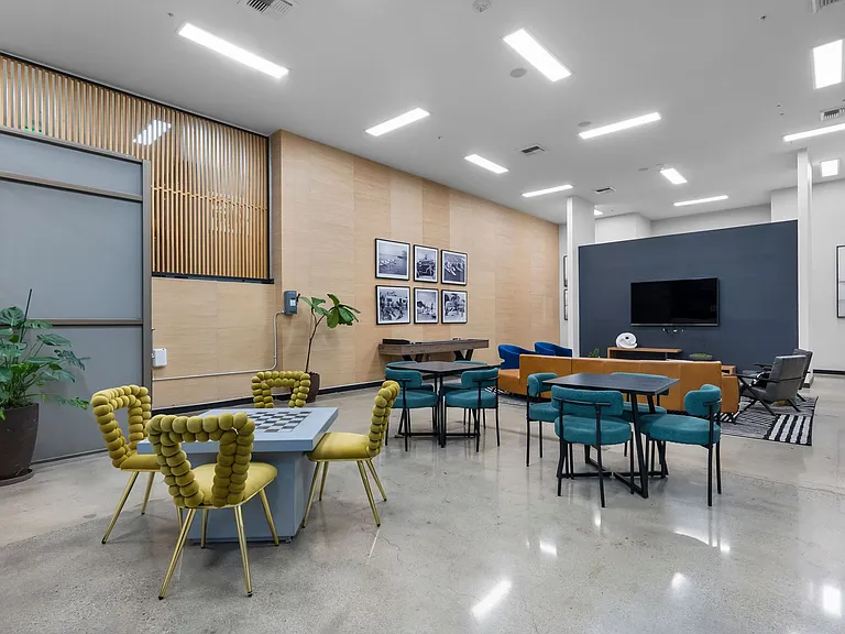 Edison Long Beach — Photo 16