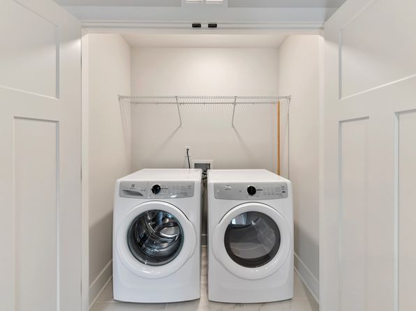 charlotte-north-carolina-348354758 picture