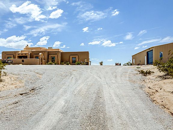 3rd image of 2028 Sandhill Rd