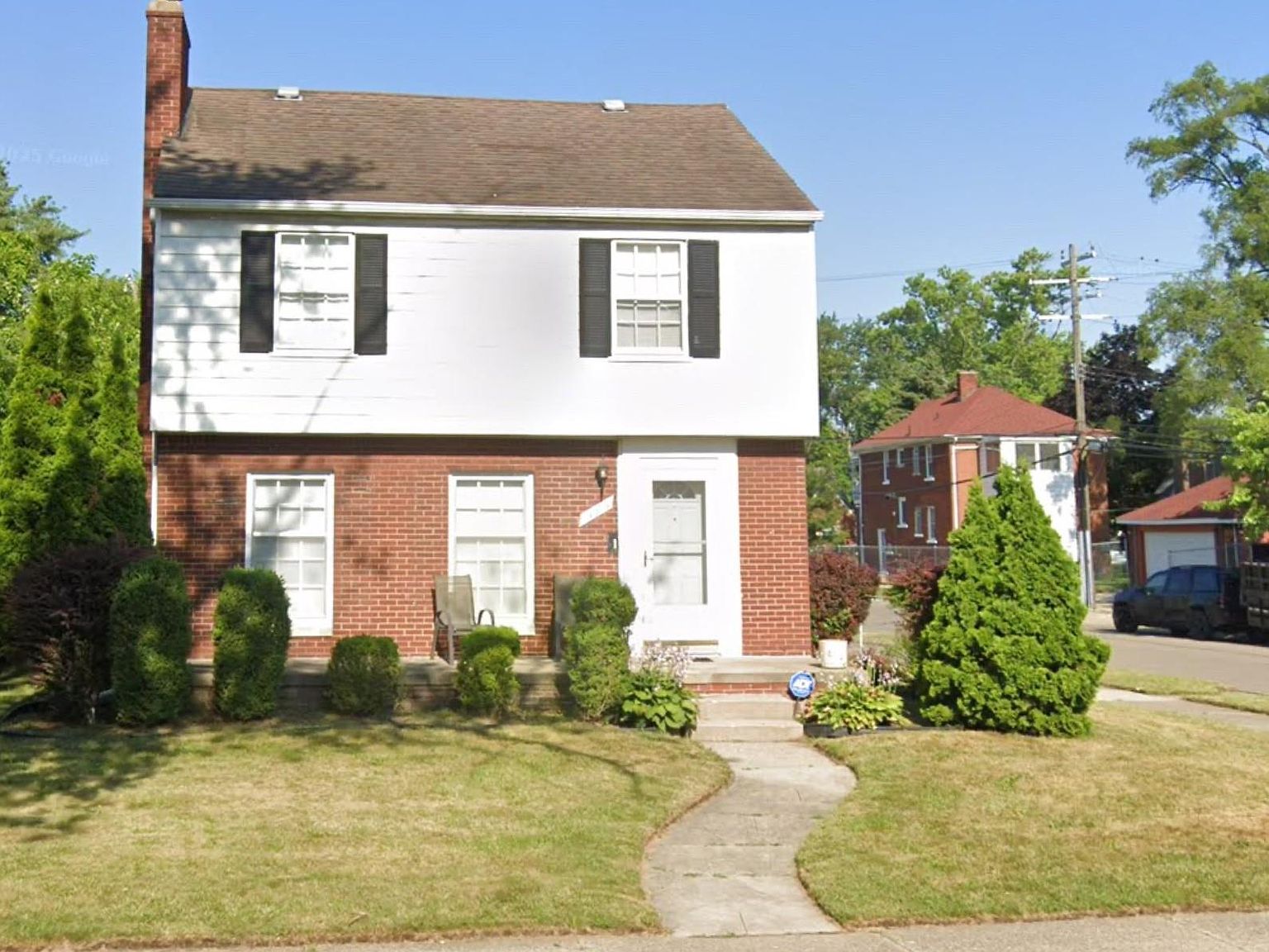 15375 Gilchrist St, Detroit, MI 48227