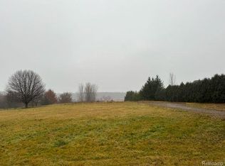 10529 Hill Rd, Swartz Creek, MI 48473