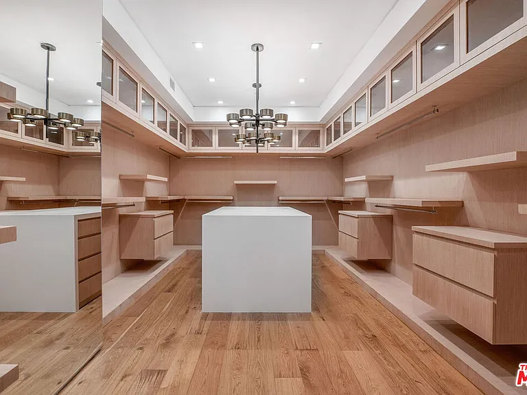 1049 Loma Vista Dr — Photo 14