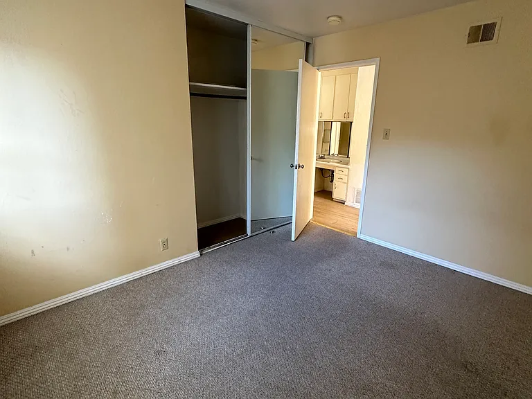 2533 Hillegass Ave #301 — Photo 14