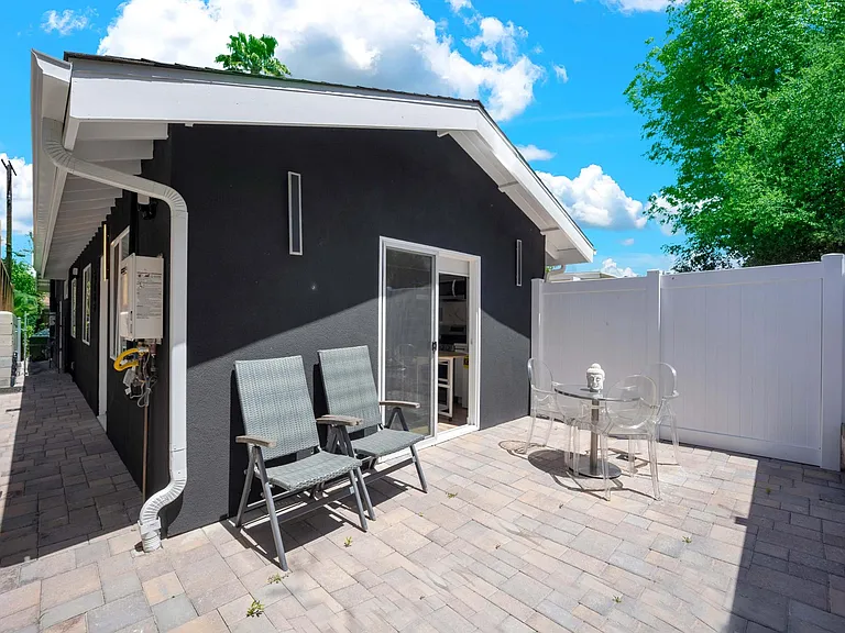 5733 Wilhelmina Ave — Photo 14