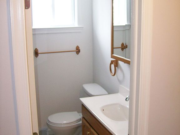Left Side Upstairs Bath