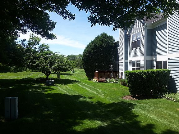 3rd image of 953 Old Oak Cir