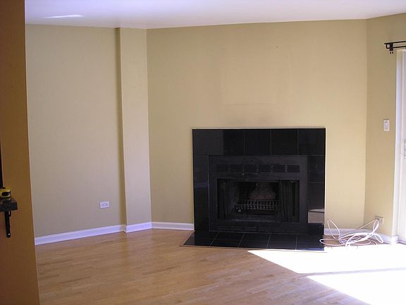 3rd image of 522 E Spruce Dr #3B