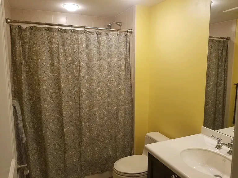 2nd full bathroom off of bedroom 2 & 3