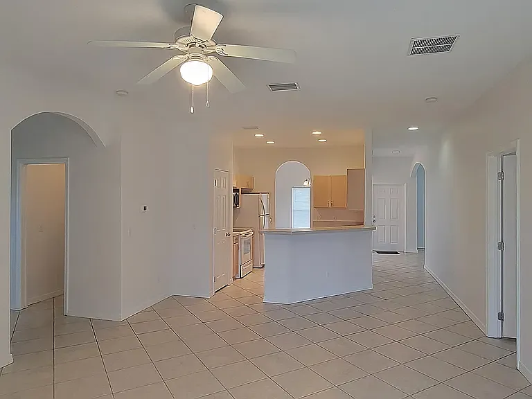 4446 Putnam Ave — Photo 4