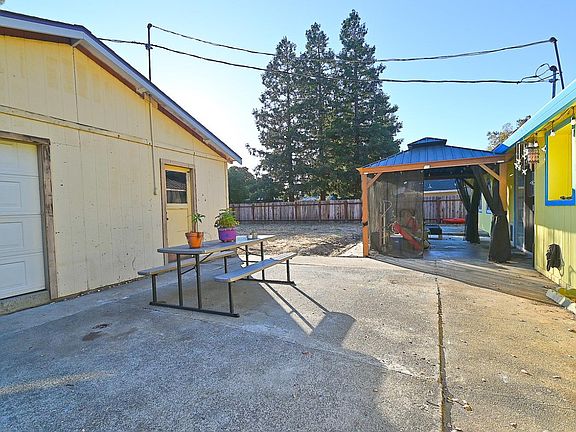5th image of 1228 Lincoln Street