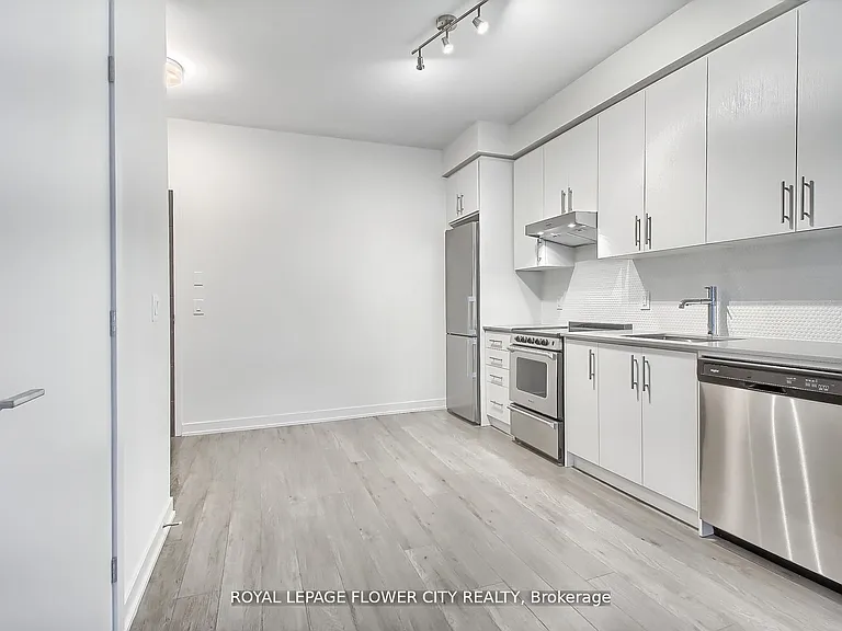 212 King William St #1011 — Photo 15
