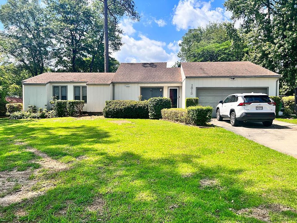 1st image of 1813 Woodcrest Dr