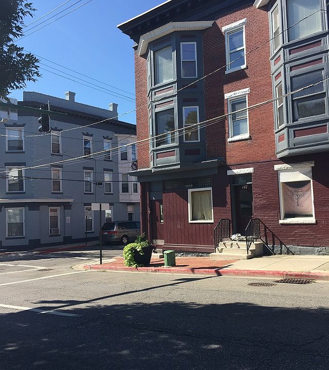 1st image of 147 E Franklin St APT 6