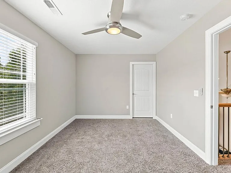 9202 White Ash Dr — Photo 32