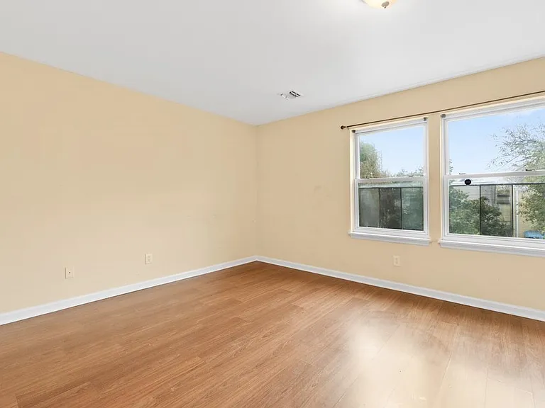 73 Woodlawn Ave #2 — Photo 6