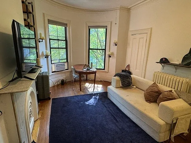 2 Wellington St #5 — Photo 4