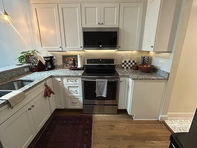 707 Caroline St #B — Photo 5