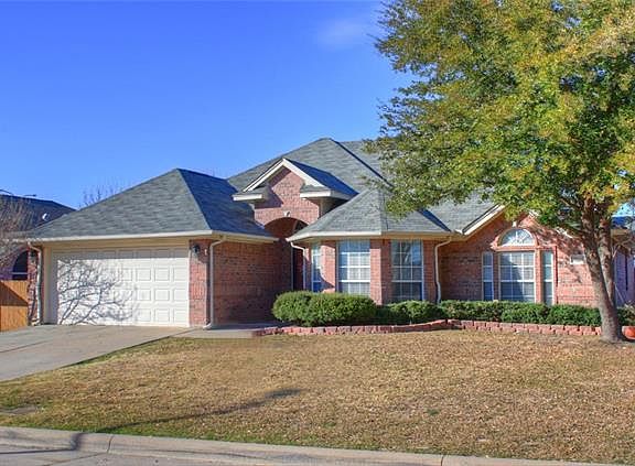 2nd image of 3905 Berrybush Ln