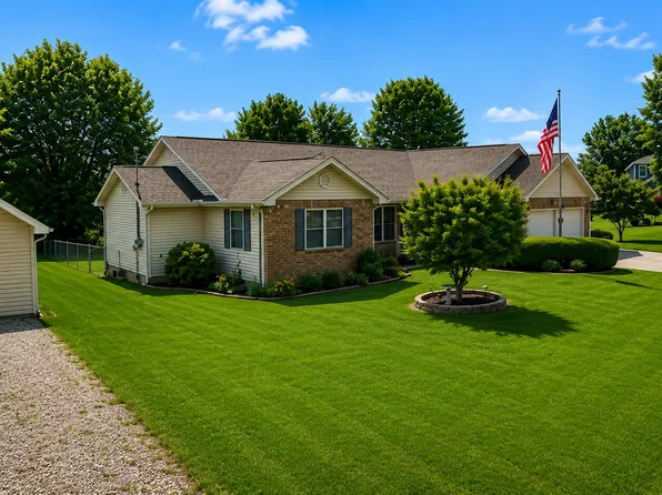 105 Ridgefield Dr, Dandridge, TN 37725