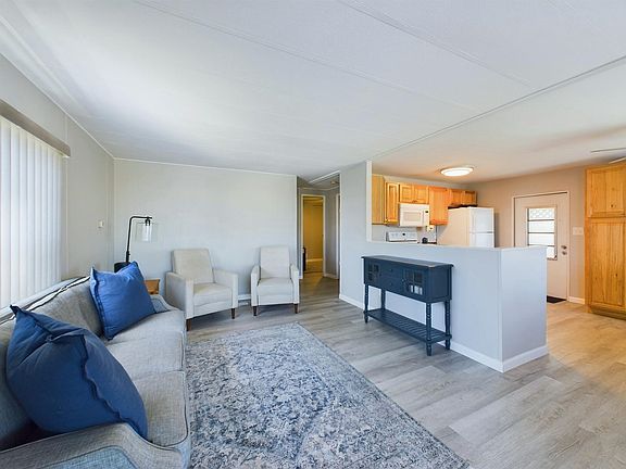 2nd image of 917 Pecan Cir