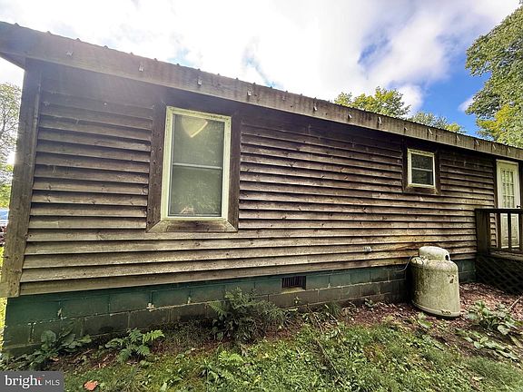 4th image of 95 Poplar Ln