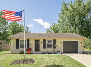 8212 Roxboro Ct, Fort Wayne, IN 46815