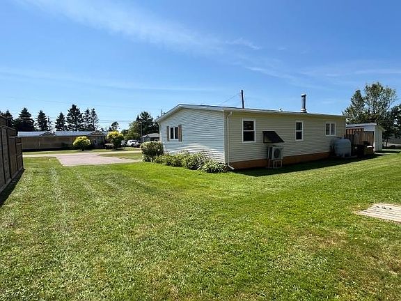 2nd image of 739 Starling St
