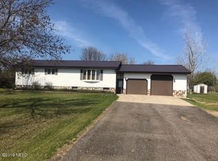 703 54th St SW, Watertown, SD 57201