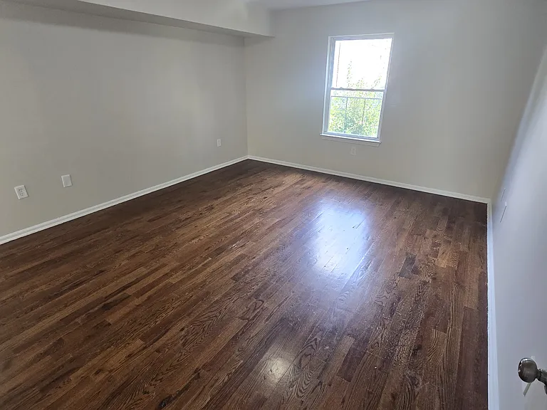 38 Wainwright St #1A — Photo 3