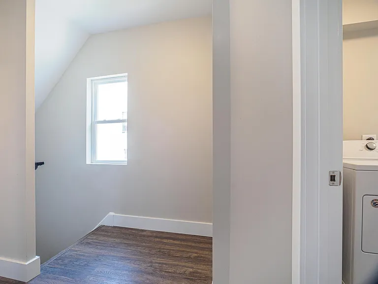 207 Ford St #2 — Photo 2