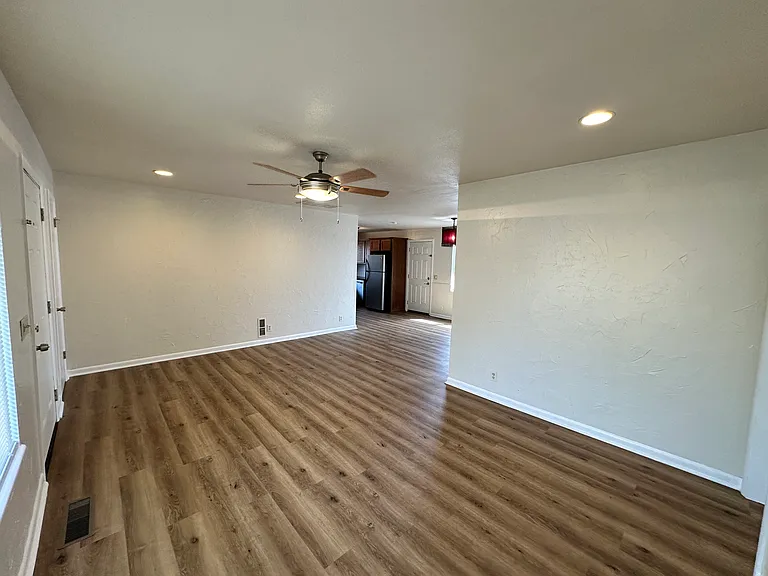 5028 N Linn Ave — Photo 2