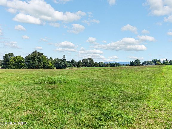 2nd image of 2 Pigeon Ridge Rd