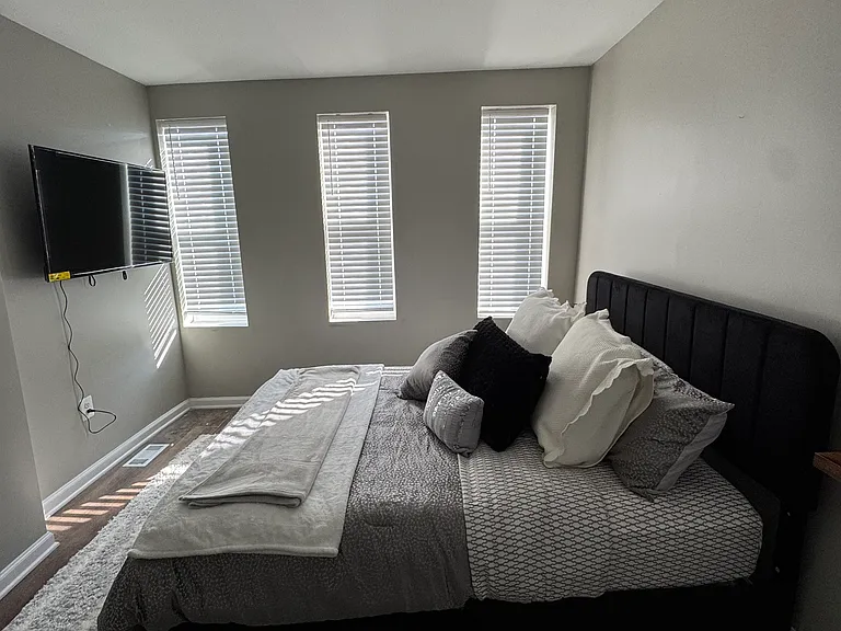 1148 Carroll St — Photo 10