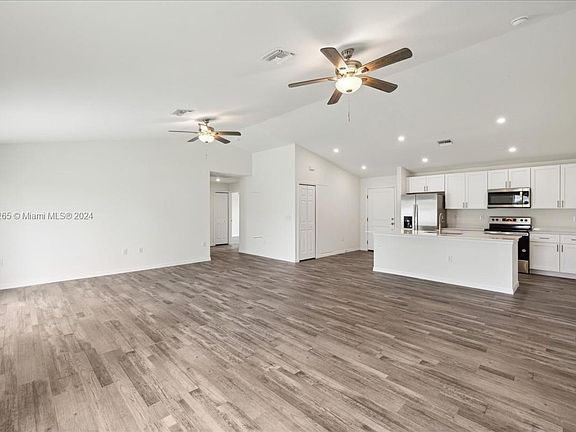 4th image of 1711 NW 10th Pl