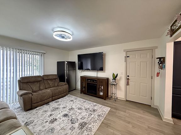 2nd image of 370 Wallace Rd APT B3