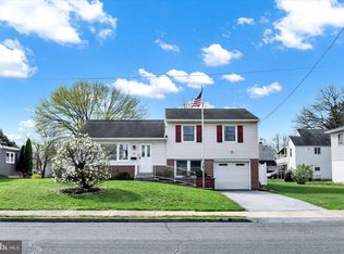 106 E Woodland Dr, Mechanicsburg, PA 17055