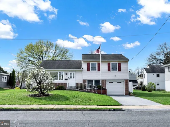 106 E Woodland Dr, Mechanicsburg, PA 17055