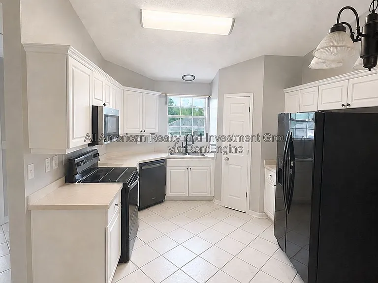 216 Lustan Dr — Photo 14