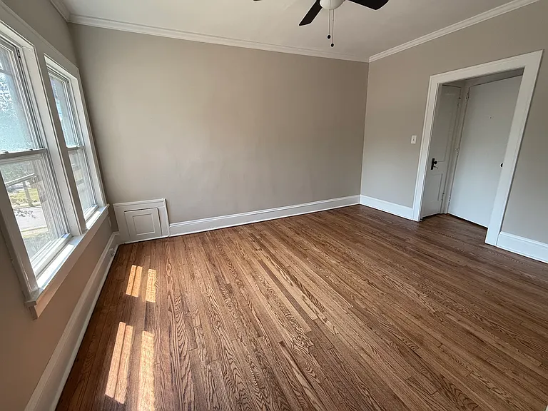 Bosworth Apartments — Photo 2